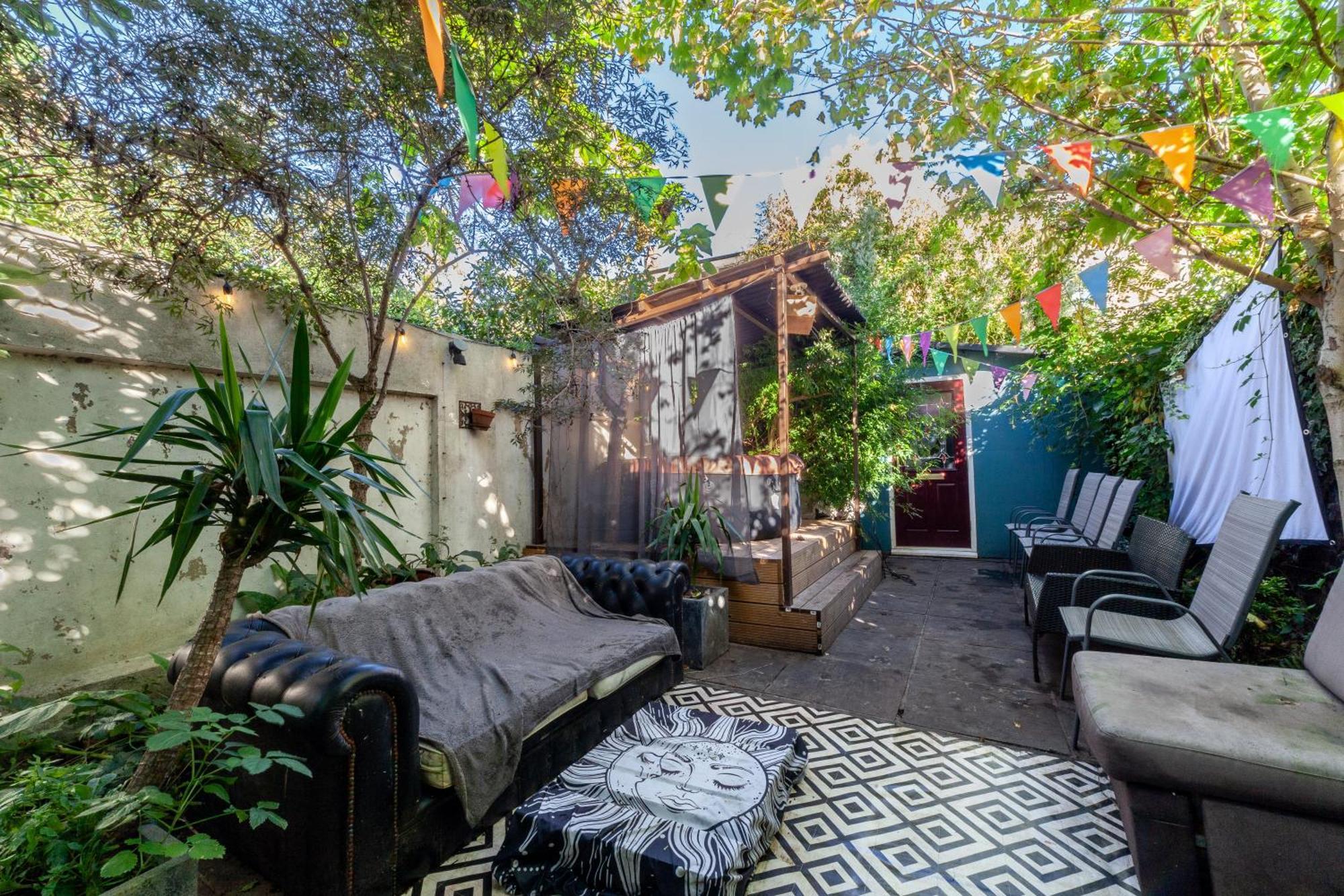 Double Room W/Projector & Garden Hot Tub London Eksteriør billede